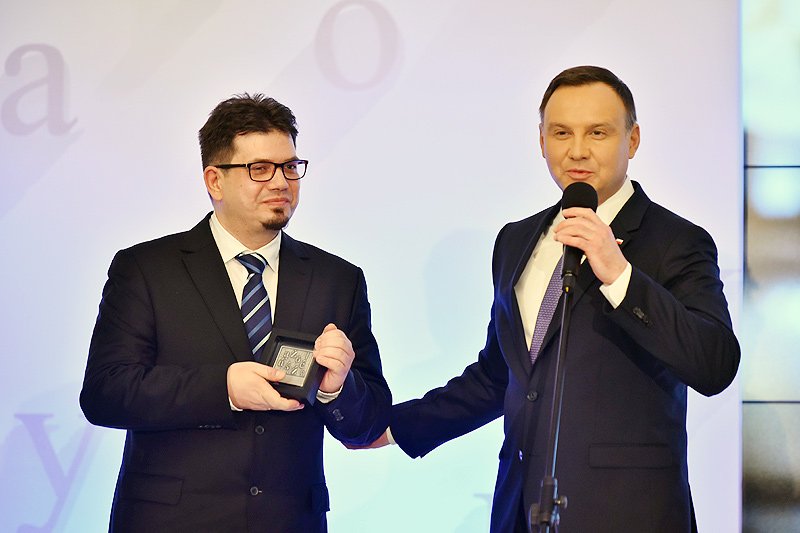 Wojciech Wencel został uhonorowany przez prezydenta Andrzeja Dudę nagrodą "Zasłużony dla Polszczyzny".