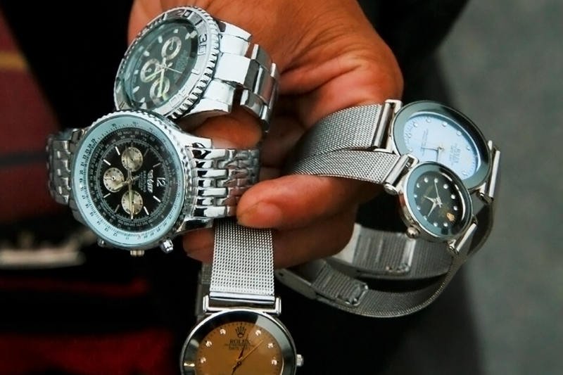 Czy mamy gwarancję, że kupując w sklepie, nie trafimy na  [url=http://shutr.bz/1gEyq3L]podróbki[/url]?