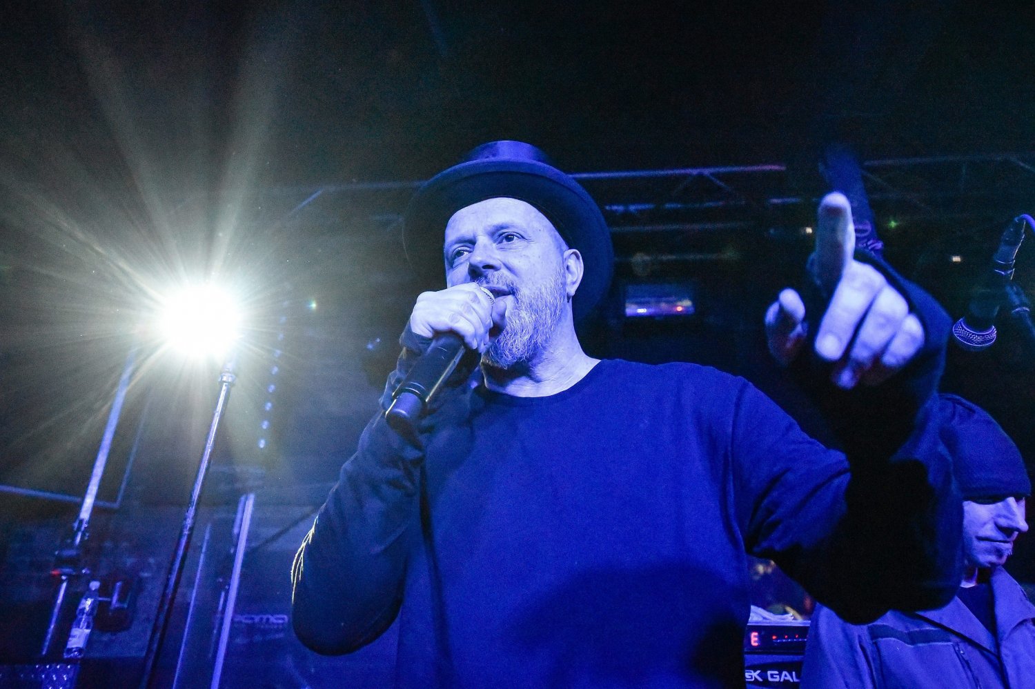 Grabaż jest liderem punkowego zespołu Pidżama Porno