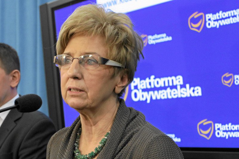 Ligia Krajewska jest podejrzana o przywłaszczenie blisko 320 tys. zł na szkodę Fundacji Szkoły Społecznej w Warszawie.