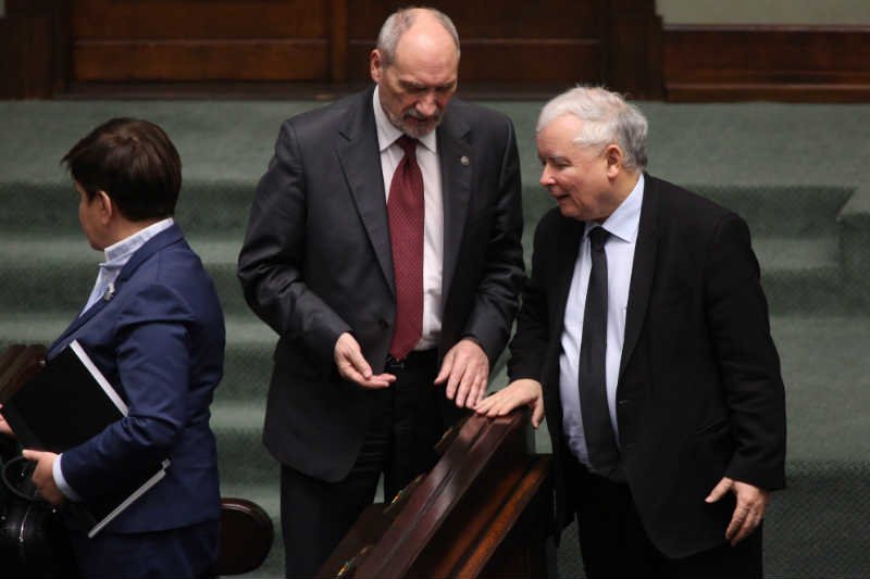 Ludzie Jarosława Kaczyńskiego już rozkręcają machinę manipulacji na temat zajść w Sejmie.