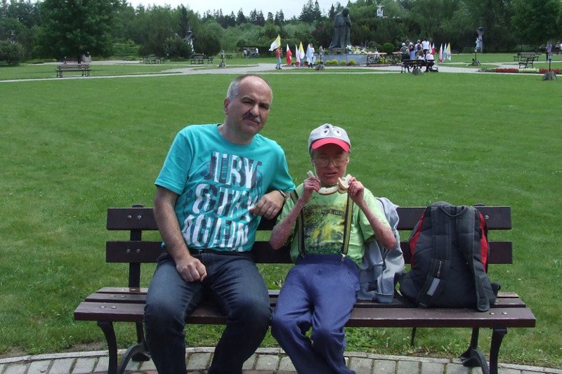 Jakub Owsianka, tata niepełnosprawnego Piotra, przyznaje, że czuje się przez PiS oszukany.