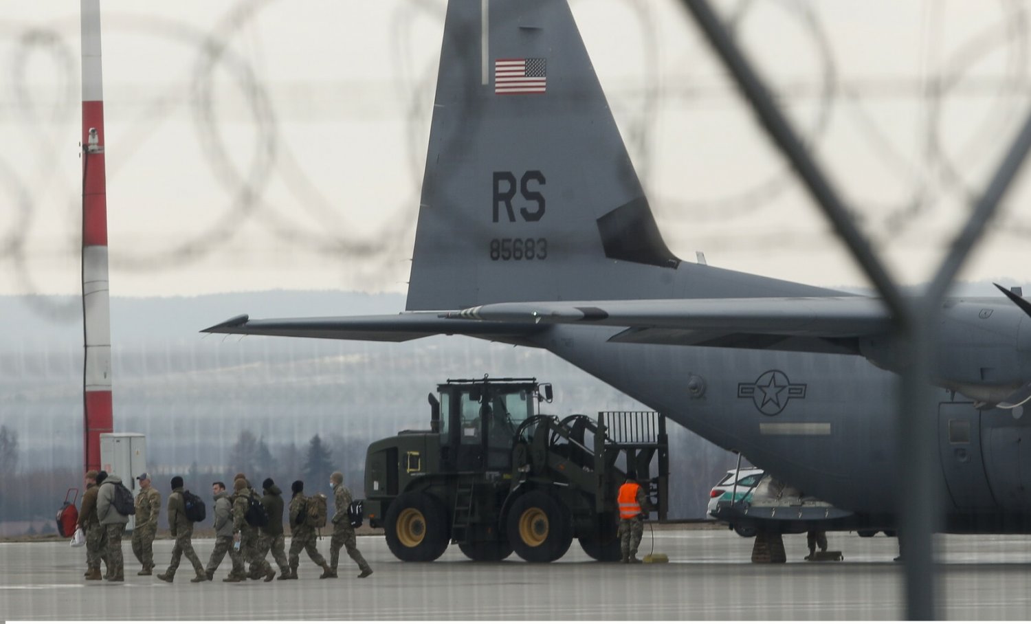Większość Polaków jest za stałą obecnością wojsk NATO w Polsce