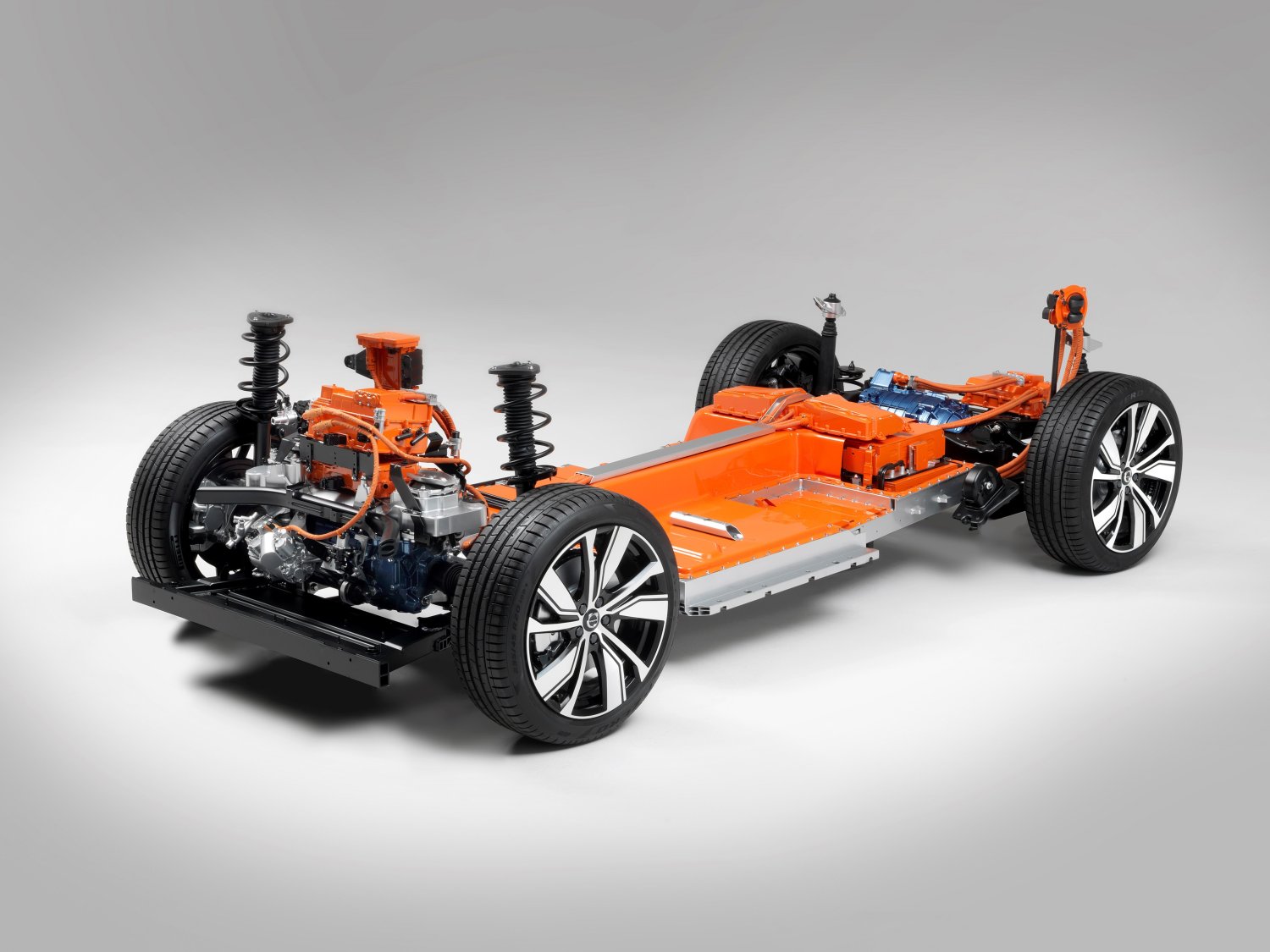 Naga prawda na temat w pełni elektrycznej odmiany Volvo XC40