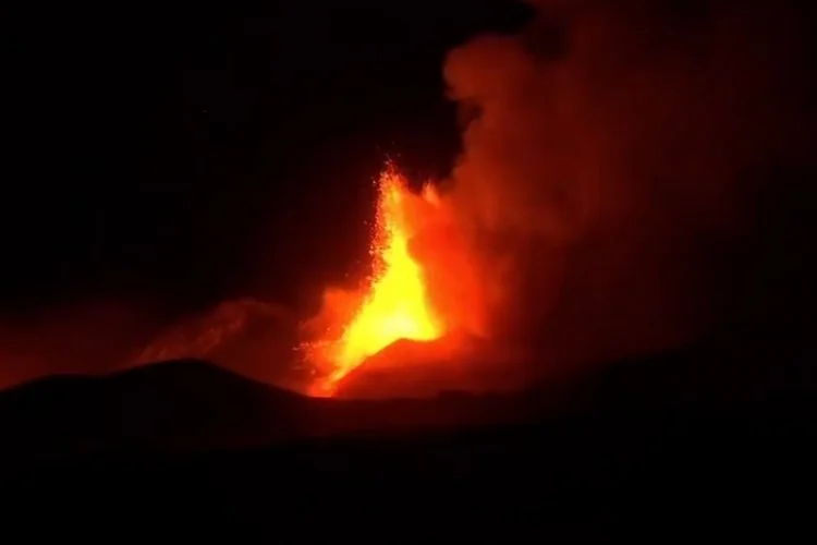 Wzmożona aktywność wulkanu Etna obserwowana jest od grudnia