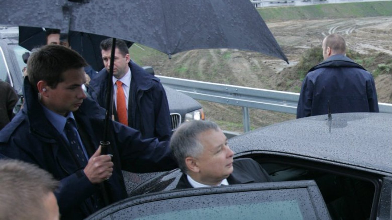 Jarosław Kaczyński nie wpisuje kosztów prywatnej ochrony do sejmowego rejestru korzyści.