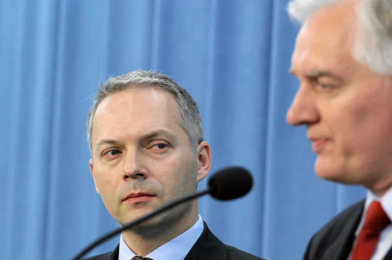 Jacek Żalek broni Johna Godsona, który zagłosował za utrzymaniem rządu.