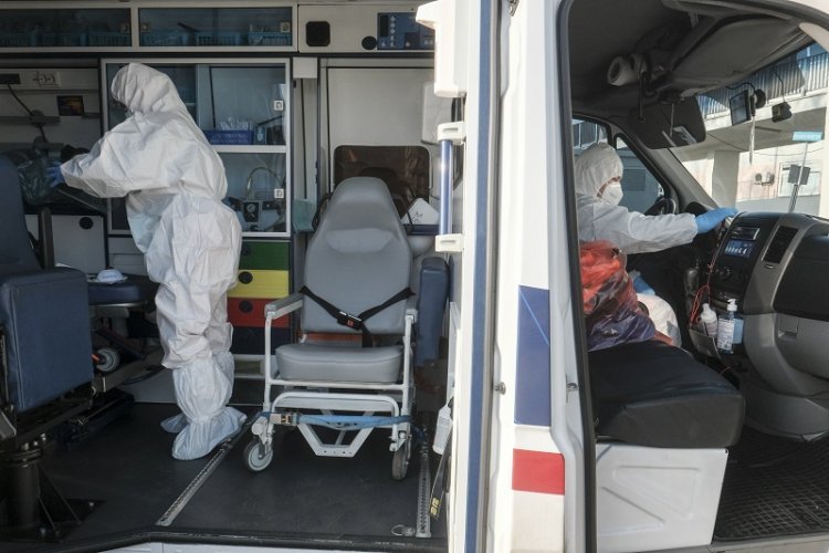 Ile zakażeń koronawirusem w poniedziałek? Raport MZ.