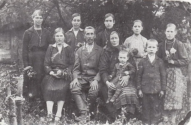 Rodzina Jasionczaków z Woli Ostrowieckiej. Wszyscy zginęli z rąk ukraińskich nacjonalistów.
