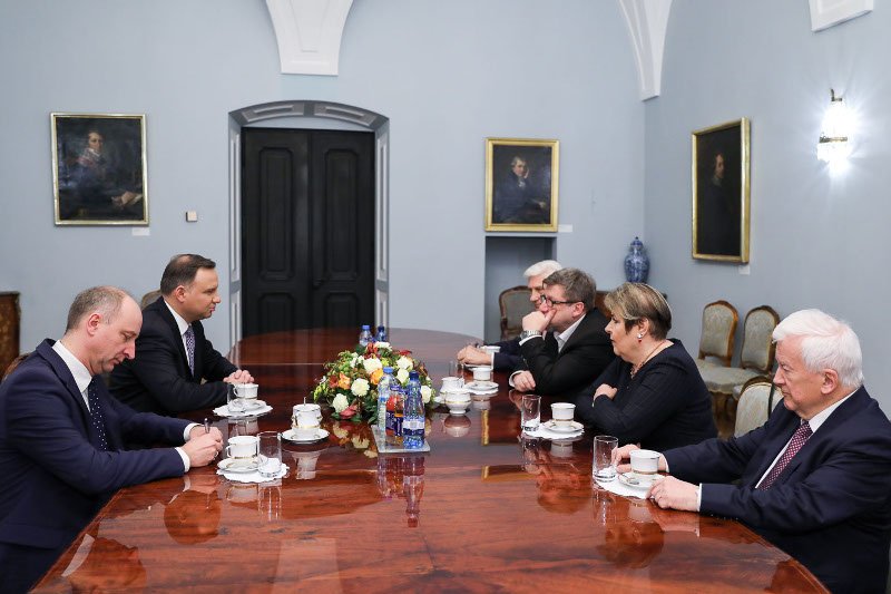 Prezydent rozmawiał z członkami KRRiT o odpowiedzialności za słowa dziennikarzy