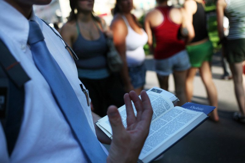 Mormoni w Polsce. Pomagają Polakom poznać  swoich przodków, bo rodzina "trwa wiecznie"