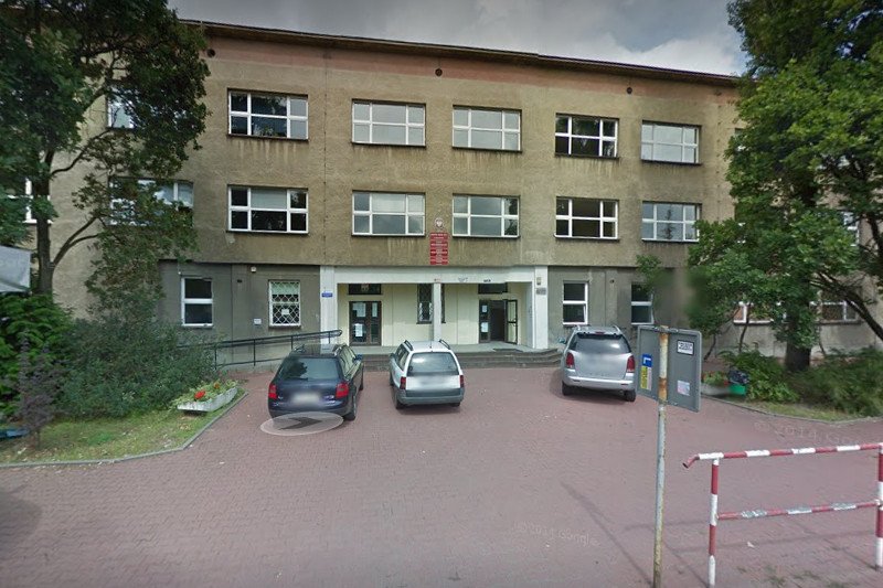 Zespół Szkół nr 1 w Milanówku – informacja o utworzeniu klasy "narodowo-matematcznej" wywołała burzę.