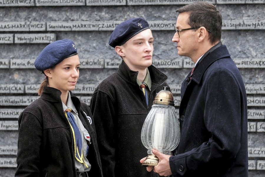 Kancelaria Premiera wydała członkom rządu instrukcje, jak mają mówić o ustawie o IPN i najnowszej historii Polski.