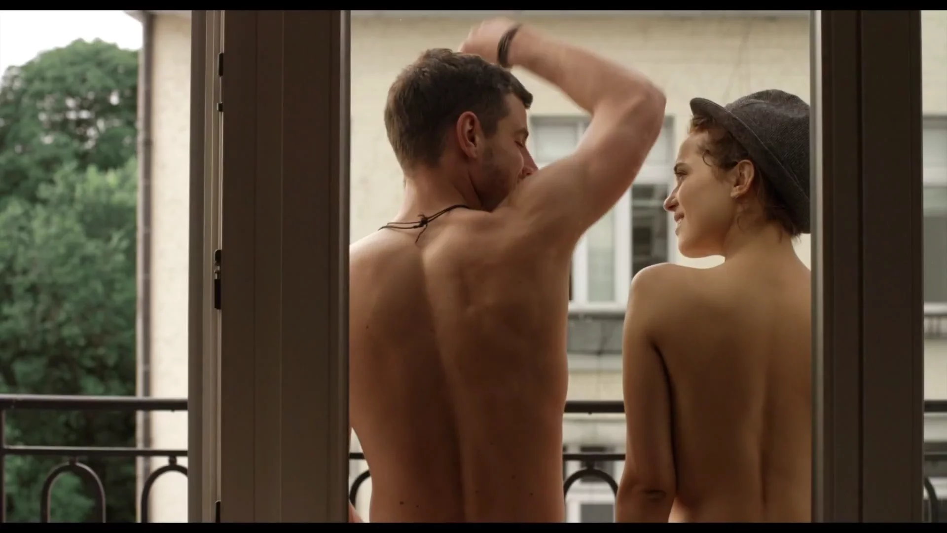 Kadr z filmu "Big Love": Aleksandra Hamkało i Antoni Pawlicki