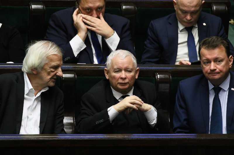 Nowy sondaż CBOS. Większość Polaków dobrze ocenia działania PiS