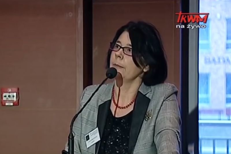 Dr Hanna Karp jest wykładowczynią na uczelni założonej przez o. Rydzyka. To ona wydała opinię, na podstawie której KRRiT nałożyła na TVN24 karę ponad 1,5 mln złotych.