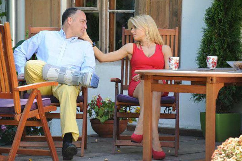 Jeff Butcher przyjechał do Polski w 1995 roku. Zajmował się m.in. dziennikarstwem.