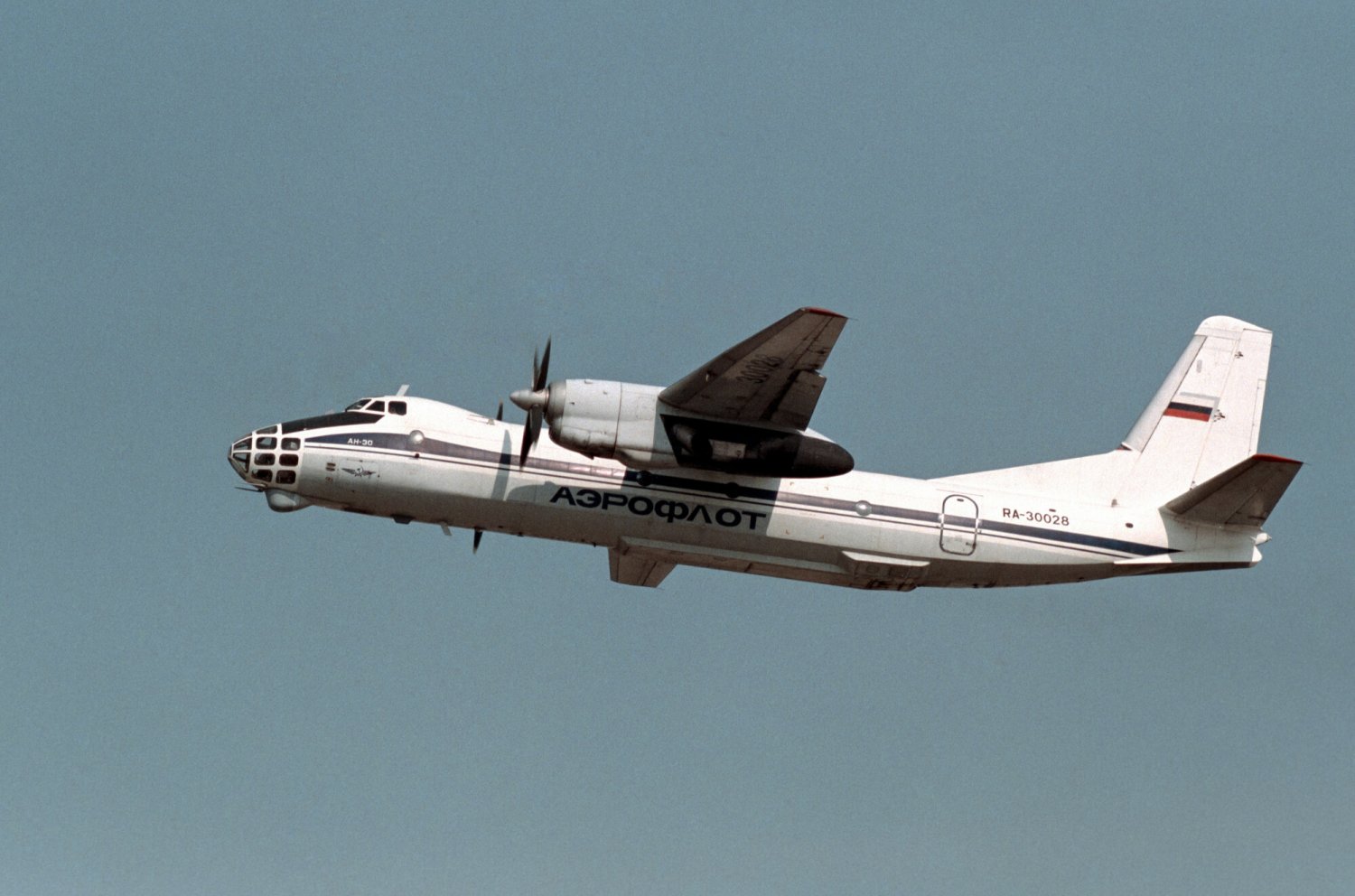 Rosyjski An-30, taki samolot naruszył przestrzeń powietrzną Szwecji.