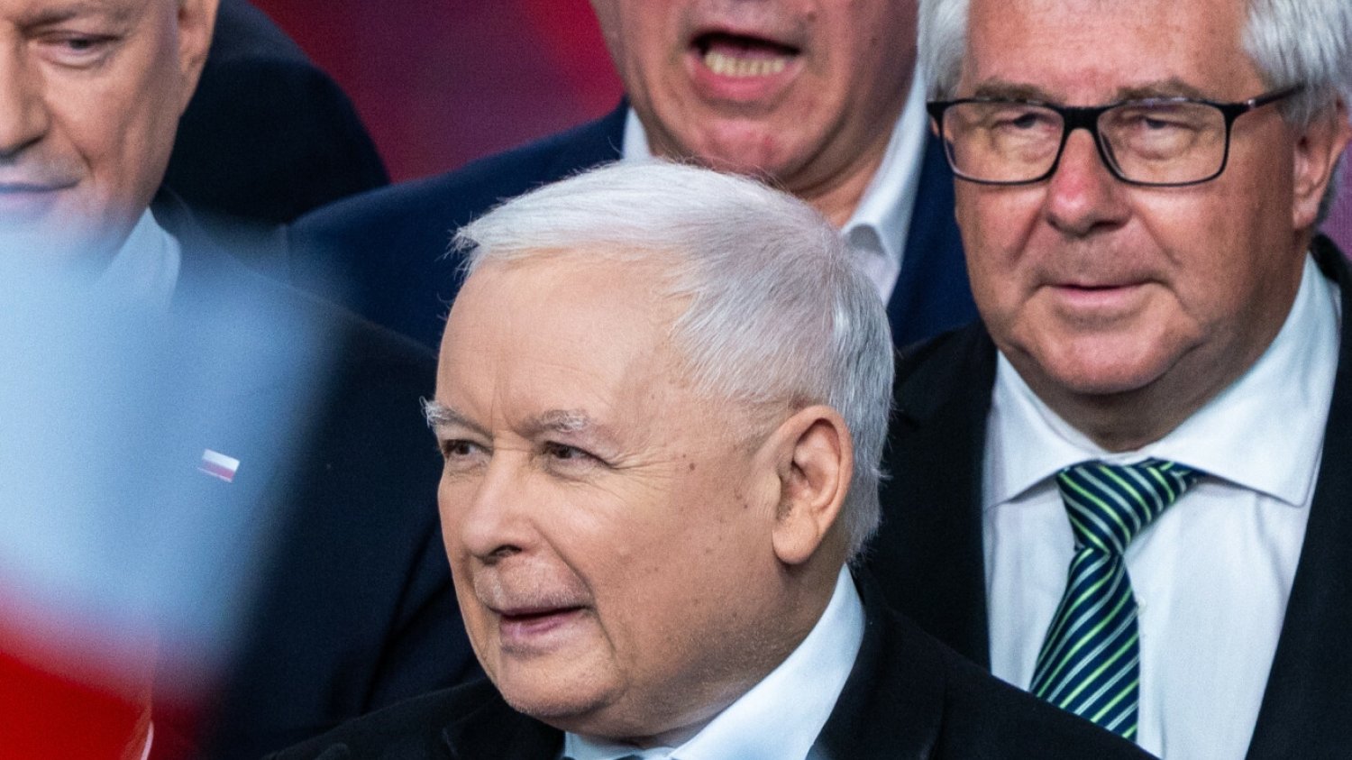 Czarnecki już jedzie za granicę. Wśród polityków PiS wrze.