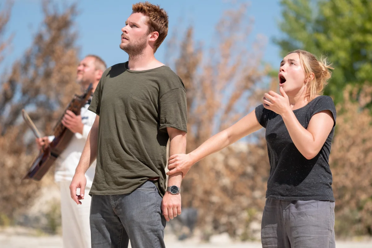 "Midsommar" to nowatorski horror, którego akcja toczy się w ciągu dnia