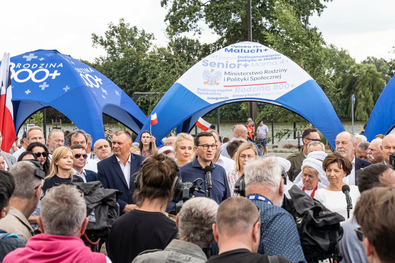 Ponad połowa Polaków sprzeciwia się finansowaniu pikników PiS z publicznych pieniędzy