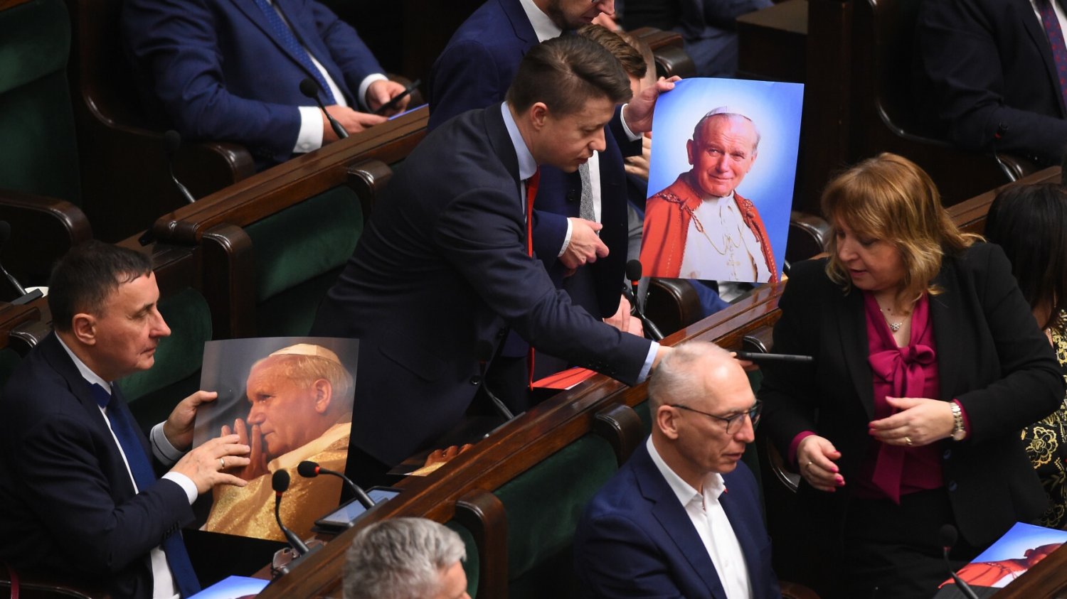 Sejm przyjął uchwałę ws. Jana Pawła II.
