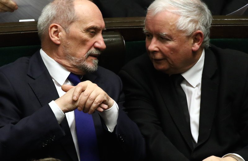 Jarosław Kaczyński o wyjaśnianiu przyczyn katastrofy smoleńskiej: Nadal mam zaufanie do Antoniego Macierewicza.