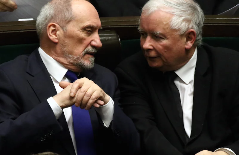 Jarosław Kaczyński o wyjaśnianiu przyczyn katastrofy smoleńskiej: Nadal mam zaufanie do Antoniego Macierewicza.