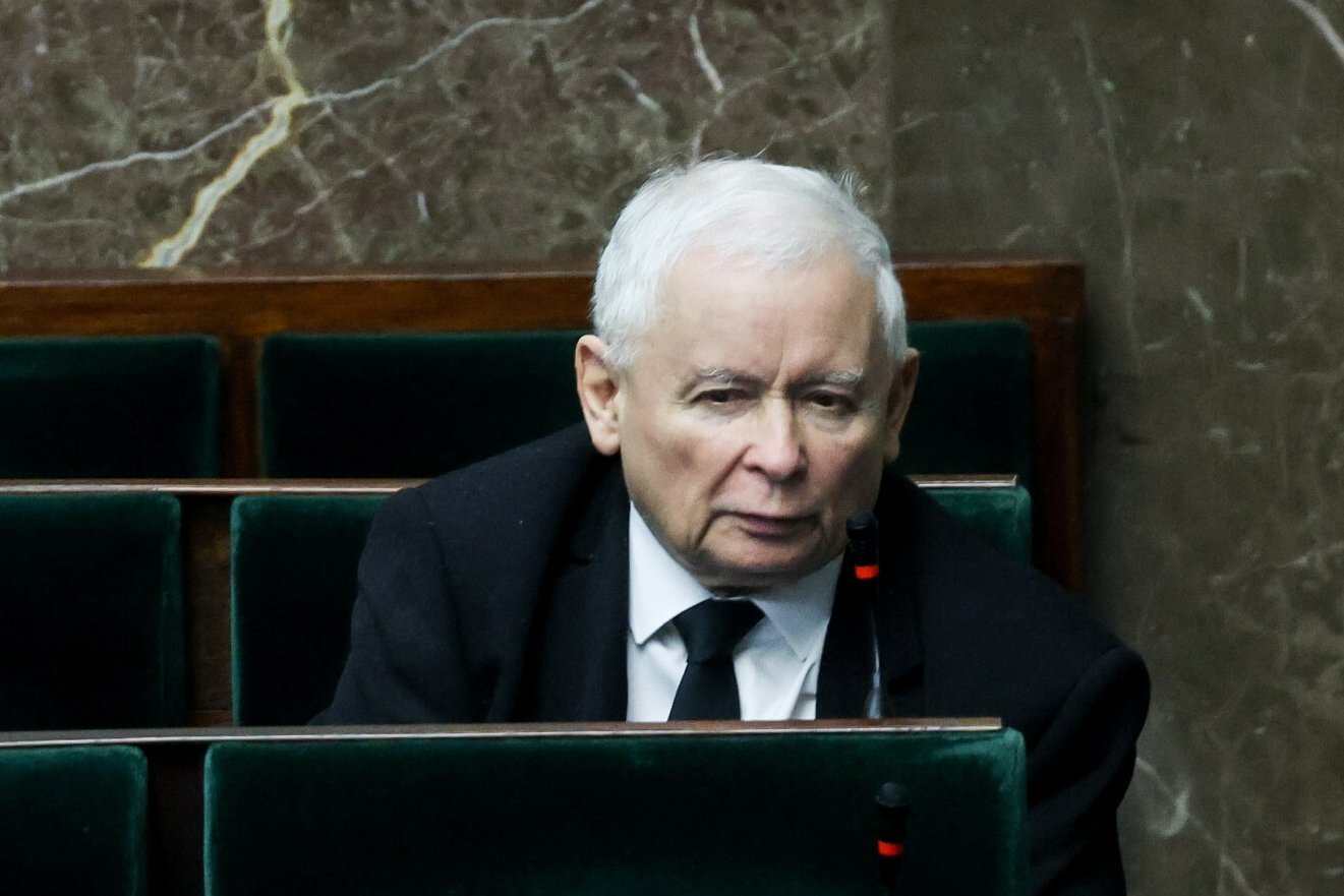 Jarosław Kaczyński wpłacił armii ukraińskiej 50 tys. zł.