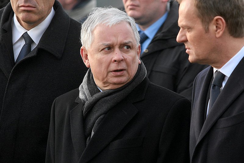 Co było główną przyczyną wydarzeń, które 10 kwietnia 2010 roku zakończyły się katastrofą smoleńską? Udało się to przedstawić w zaledwie jednym tweecie.