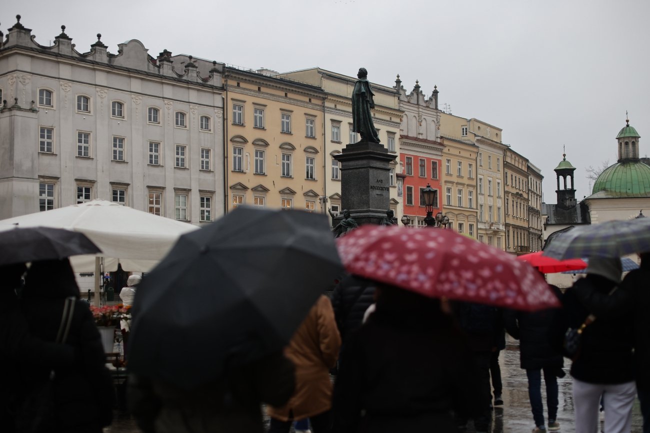 Radar opadów tu będzie ciągle szalał. Wyjawili długoterminową prognozę pogody na sierpień