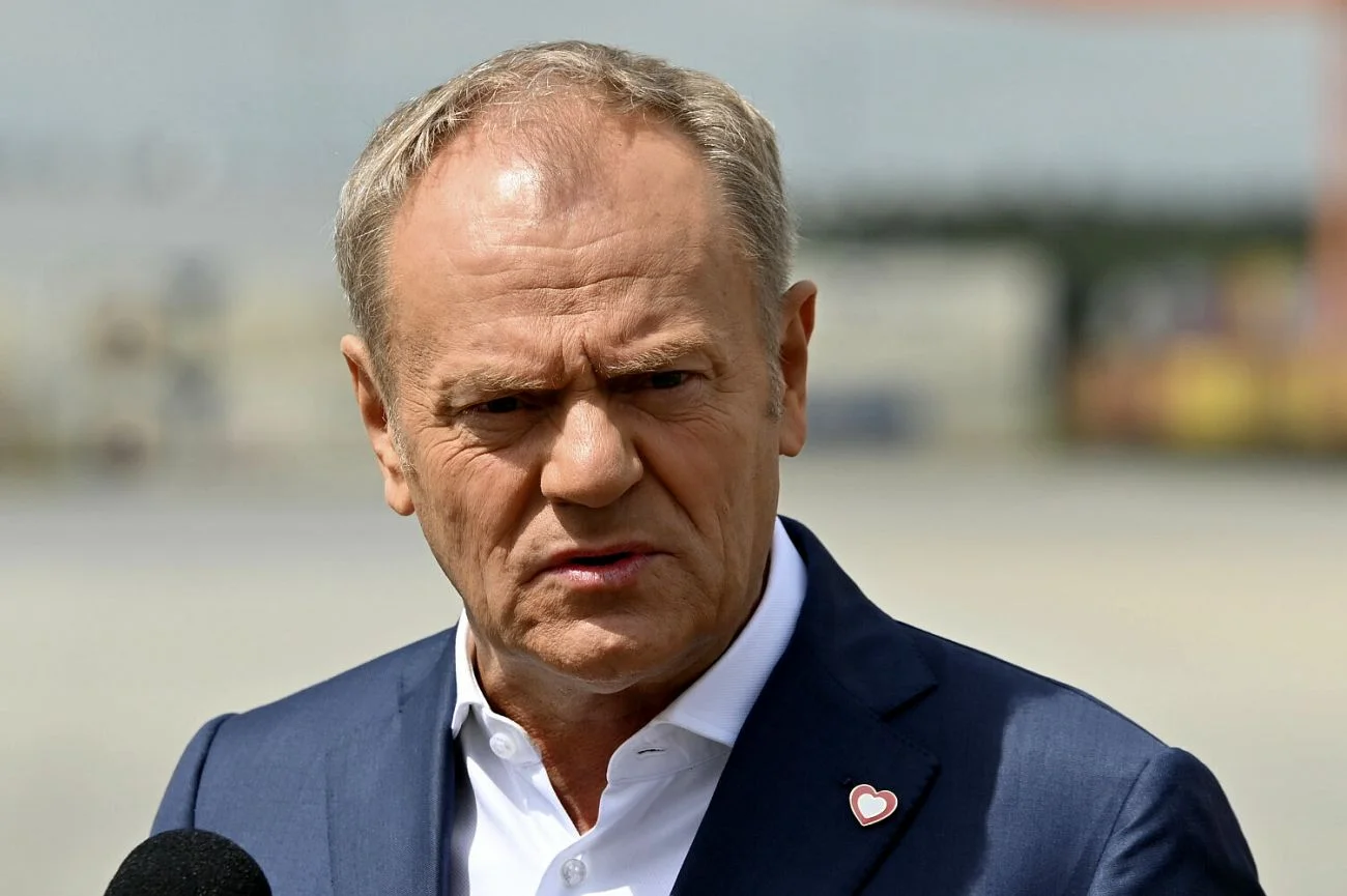 Donald Tusk ostro komentuje doniesienia o przeszłości Karola Nawrockiego Donald Tusk ostro komentuje doniesienia o przeszłości Karola Nawrockiego