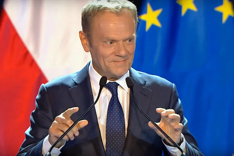 Donald Tusk wygłasza wykład na UW.