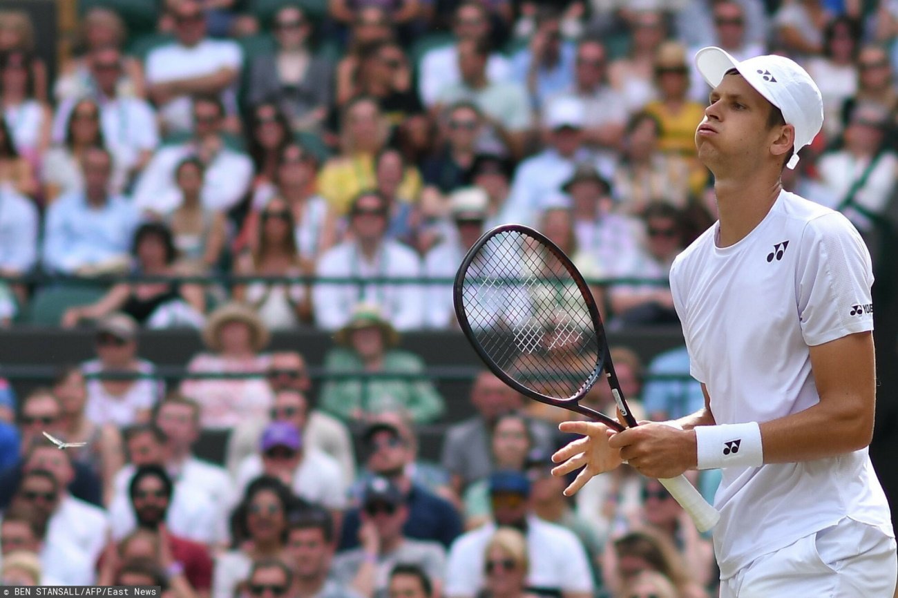 Hubert Hurkacz pewnie wygrał pojedynek I rundy Wimbledonu