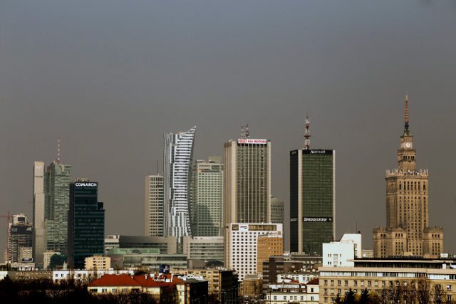 Zanieczyszczenia powietrza w Warszawie często przekraczają dopuszczalne normy