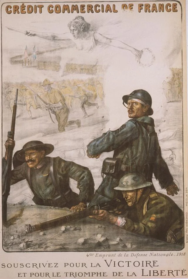 Rok 1918. Francuscy żołnierze wspierani przez amerykańskich sojuszników i mitologiczną Wiktorię