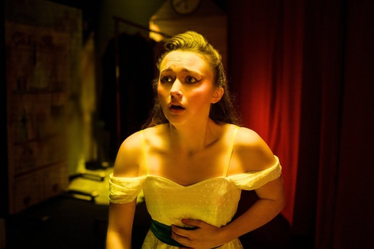 India Fowler jako Lori Granger w filmie "Ulica Strachu: Królowa balu"