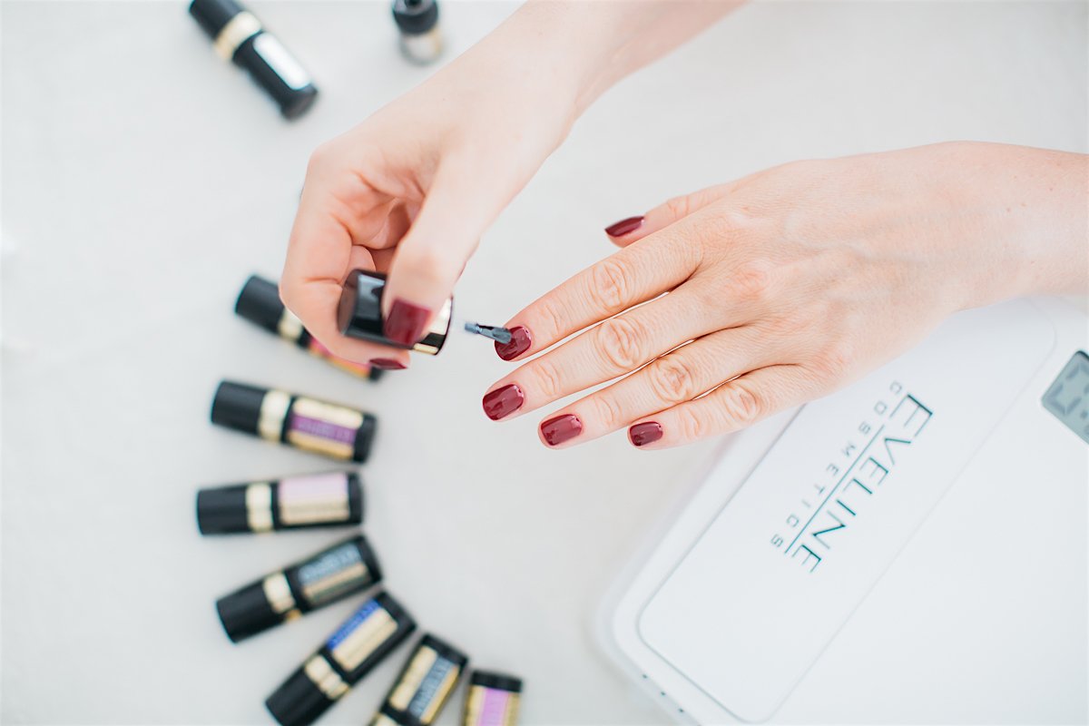 Eveline ma w swojej ofercie wybór tych kolorów, po które my kobiety sięgamy najchętniej.