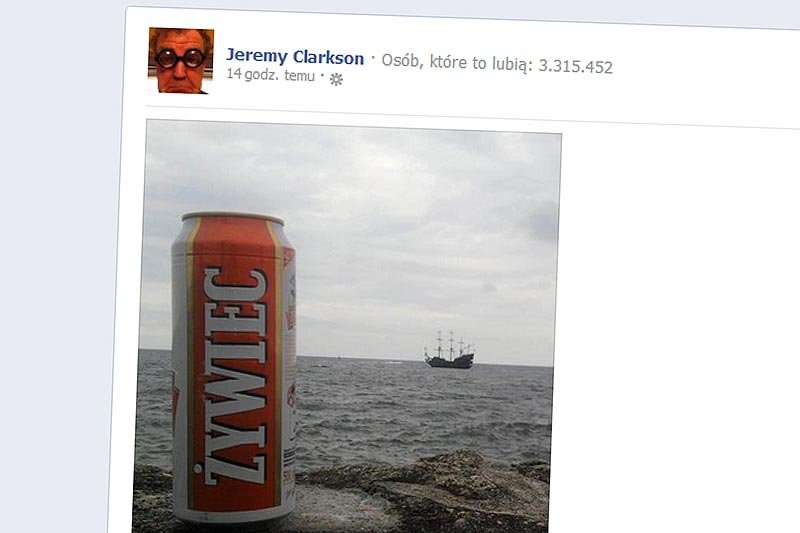 Jeremy Clarkson reklamuje polskie piwo "Żywiec". Po najnowszym wpisie na jego Facebooku wielu jest przekonanych, że gwiazdor "Top Gear" je uwielbia.