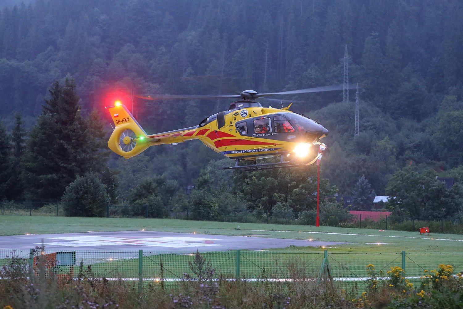 27-latek z Polski został śmiertelnie rażony piorunem pod szczytem Krywania w Tatrach na Słowacji.