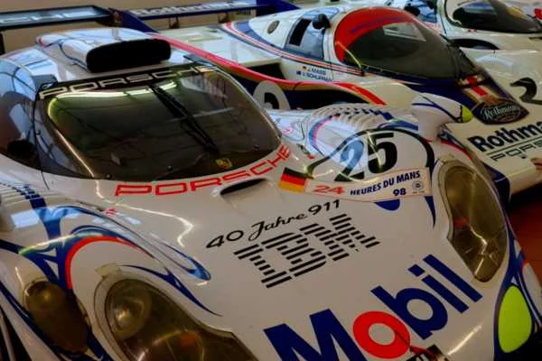 Porsche GT1