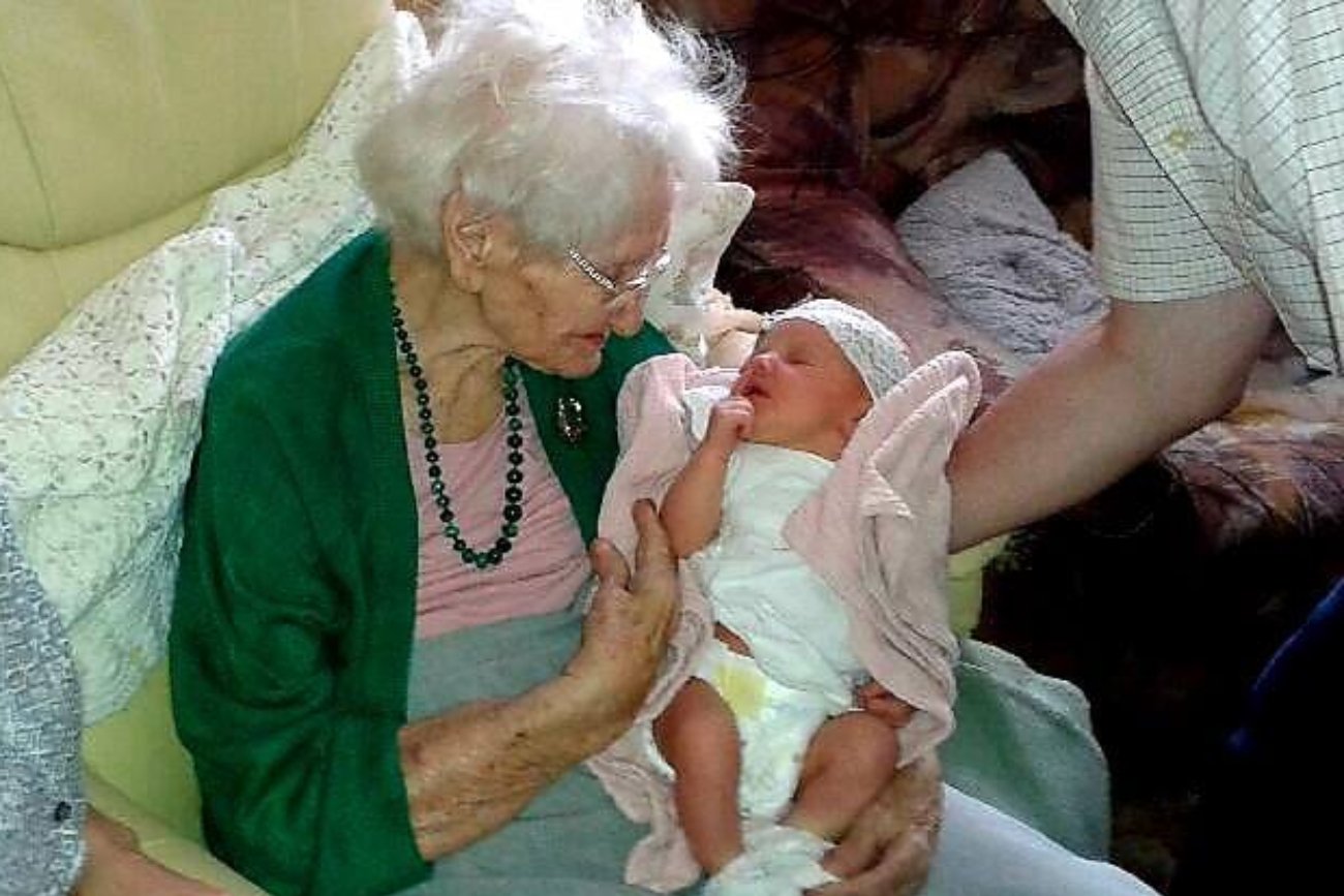 Najstarsza Polka, Tekla Juniewicz z Gliwic powitała praprawnuczkę! Urodziła się w jej 115. urodziny