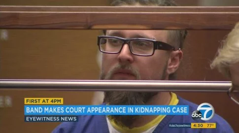 Trasa koncertowa polskiego zespołu Decapitated zakończyła się nagle aresztem. Mężczyźni są oskarżeni o porwanie i gwałt. Zeznały przeciwko nim dwie kobiety.