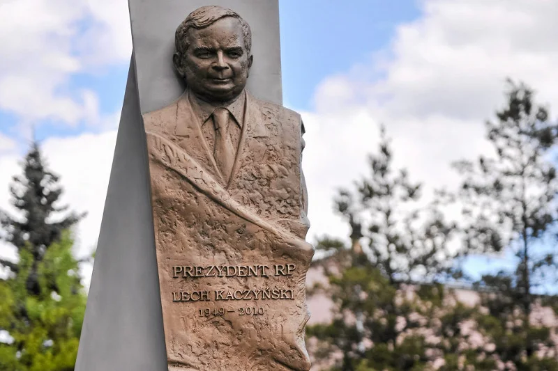 Pomnik prezydenta w Dębicy. Czy podobny stanie w Budapeszcie?