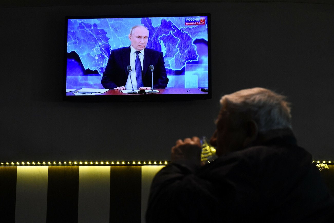 Jaki przekaz Rosjanie dostają z państwowej telewizji? Taką propagandą o wojnie w Ukrainie są karmieni.