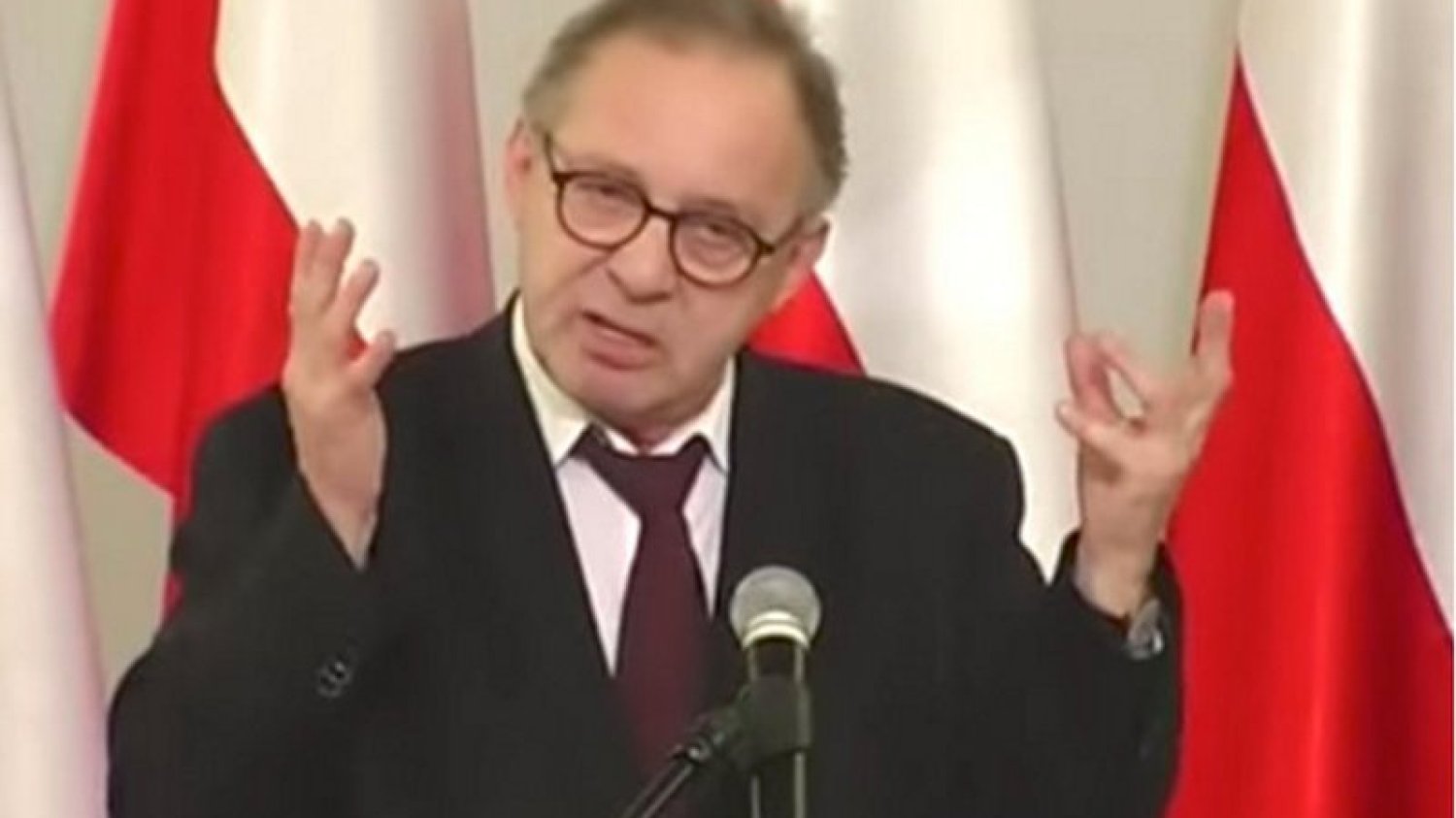 Prof. Lech Morawski nie przyszedł na obronę pracy swojego doktoranta. Nie zgadza się z uchwała toruńskich sędziów, którzy potępili go za wystąpienie w Oksfordzie. Miał na nim mówić o korupcji w Trybunale Konstytucyjnym, czy też o homoseksualistach.