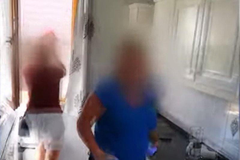 Nagranie z awanturą w Zakopanem trafiło do sieci. Na zdjęciu widać właścicielki apartamentu, to kadr z materiału.