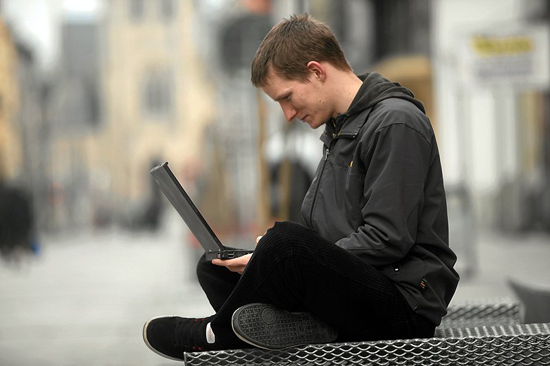 Jeżeli masz problem z rozstaniem się z siecią, może zagrażać ci uzależnienie od internetu