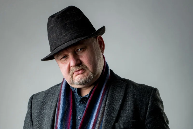 Ryszard Ćwirlej w stylizacji komisarza policji