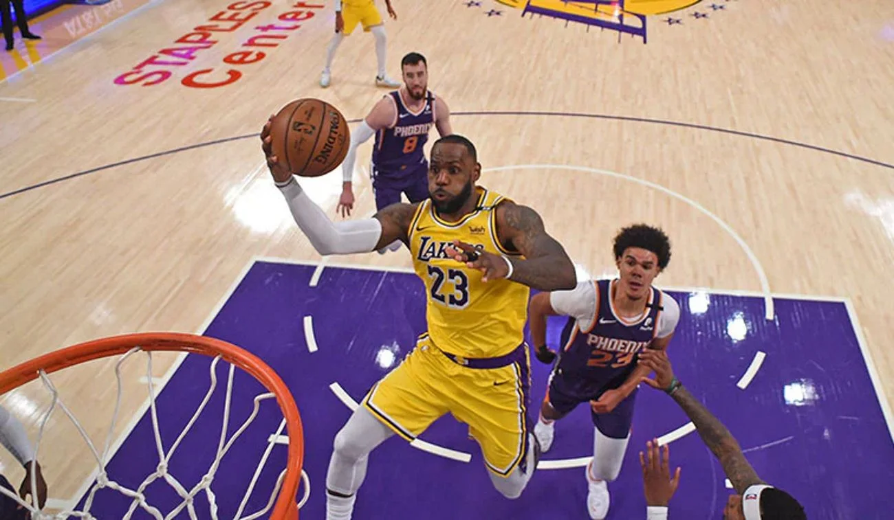Los Angeles Lakers szybko pożegnali się z marzeniami o tytule w obecnym sezonie